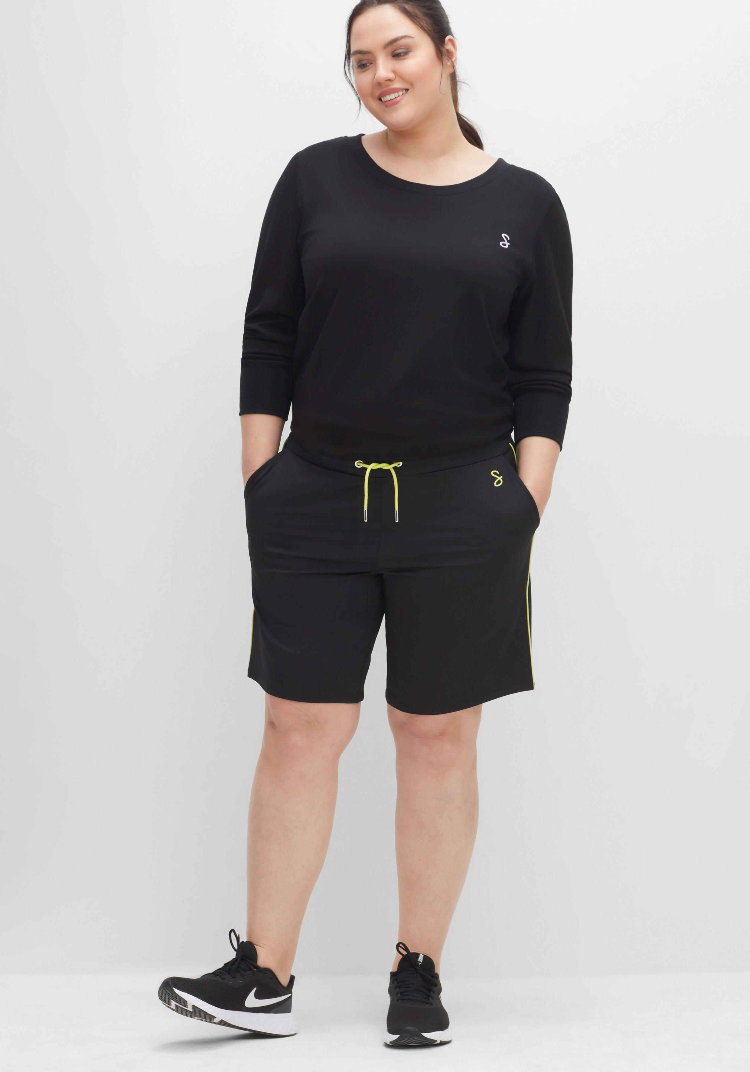 Bermudas aus Funktionsmaterial, mit Kontrastdetails