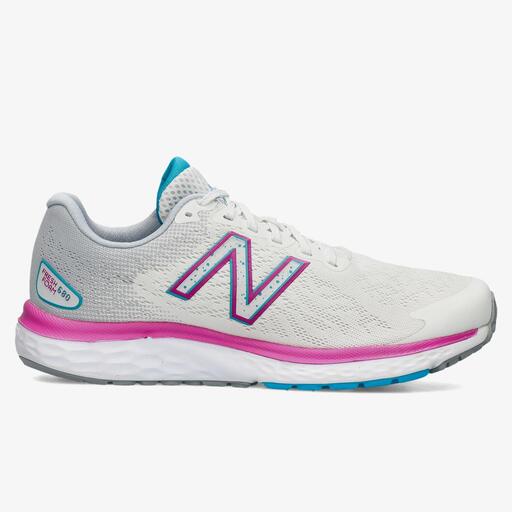 New Balance 680 V7