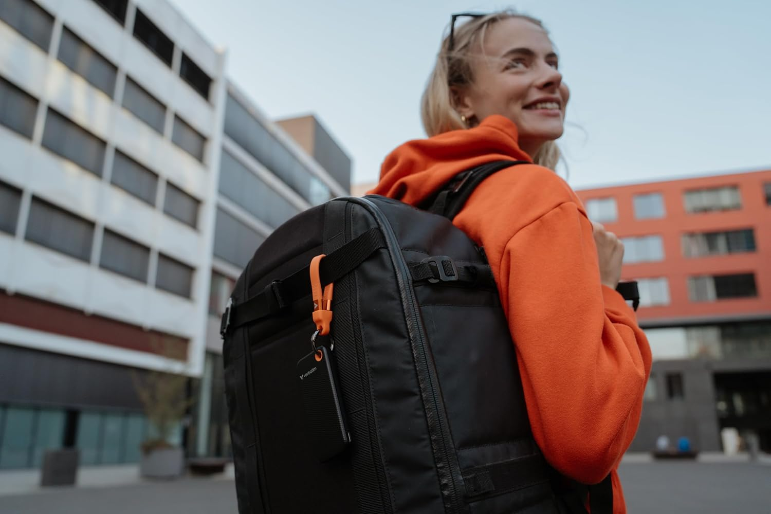 (2TB) Pocket SSD Externe SDD Festplatte USB C 3.2   Schlüsselanhänger mit Kabelbefestigung 10 Gbit/s (32197) - Orange