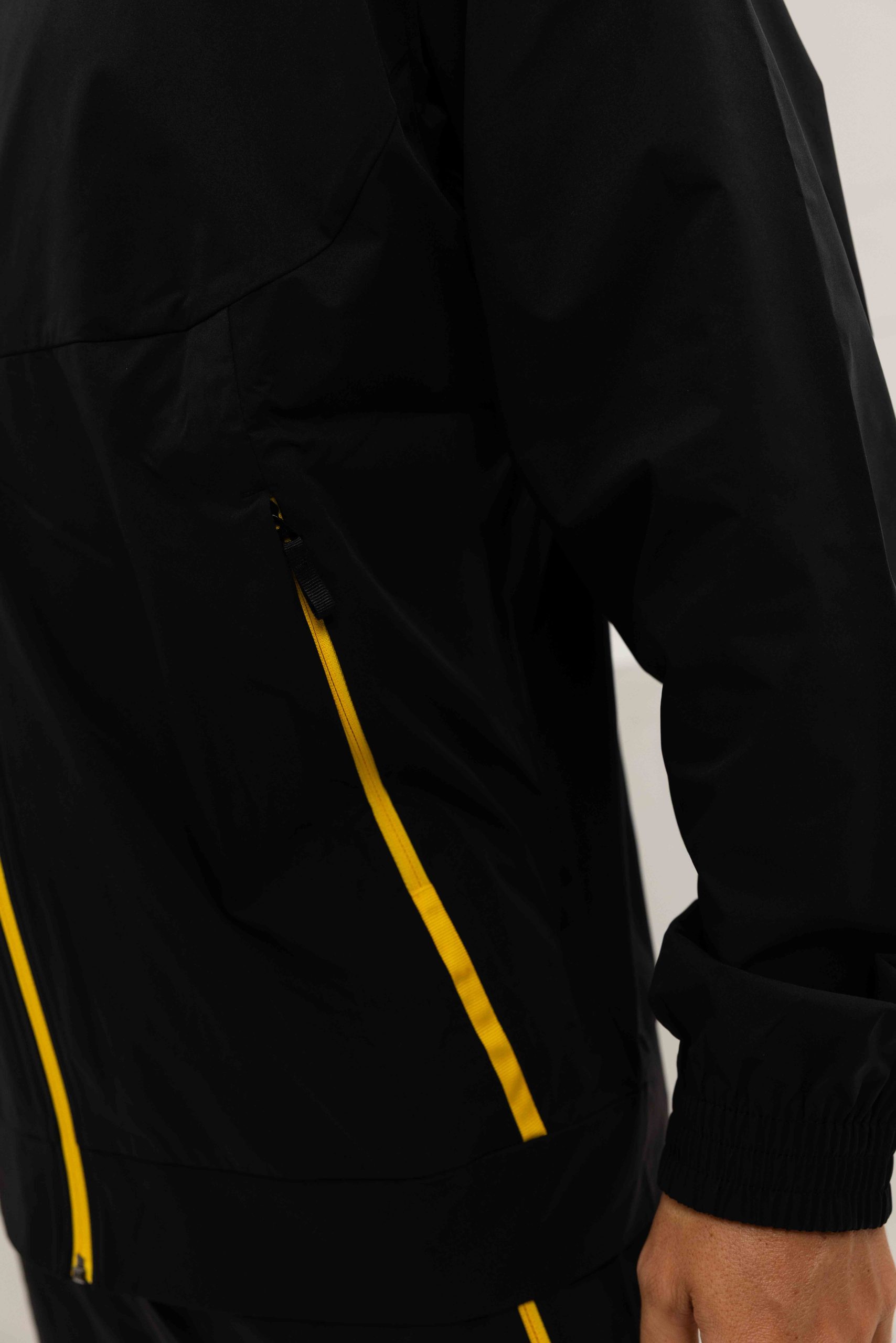 Borussia Dortmund PumaTech Woven Trainingspak Senior 2025/2026