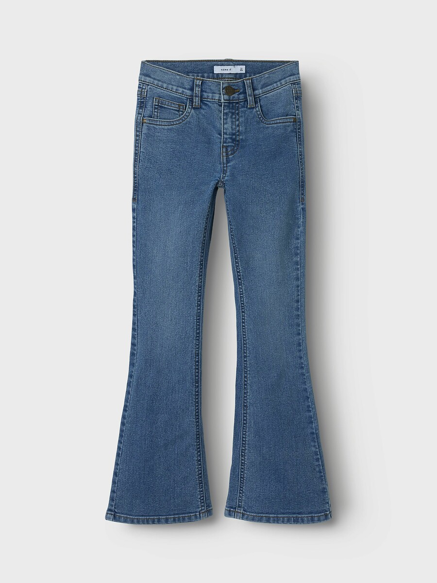 DÊ UM NOME A ELE<br>Calças jeans largas