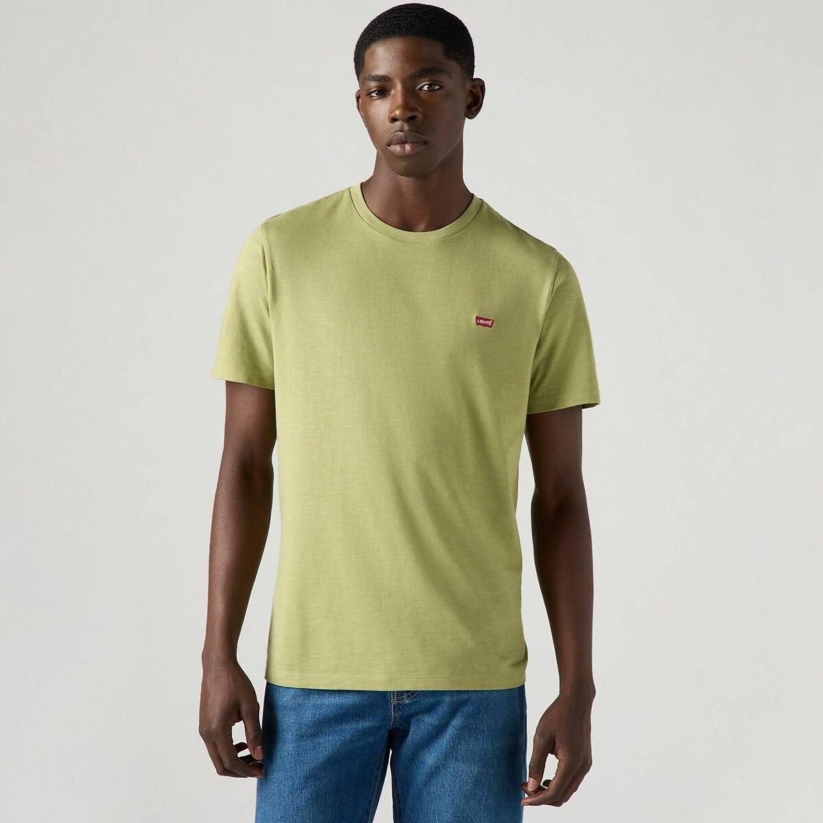 Camiseta LEVI'S com gola redonda e mangas curtas.