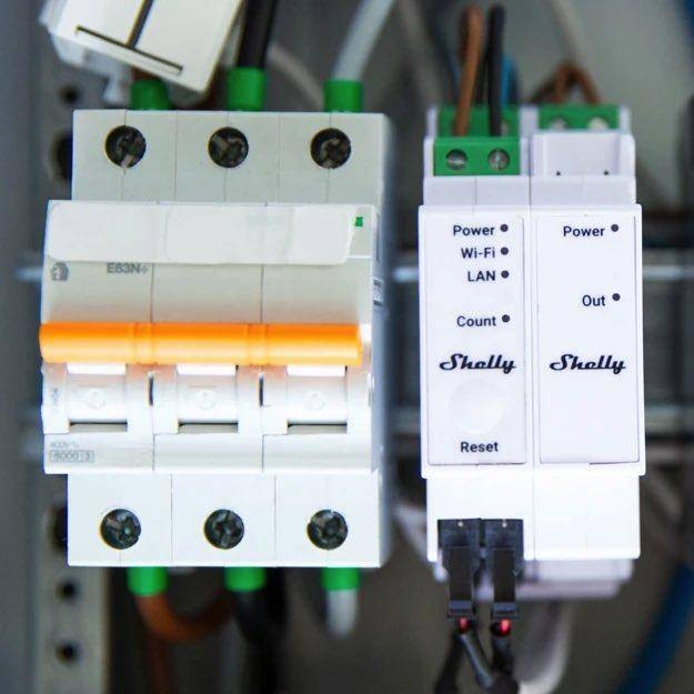 Shelly - Pro 3EM Switch Add-On - Udvid din styring med 2A potentialefri relæ