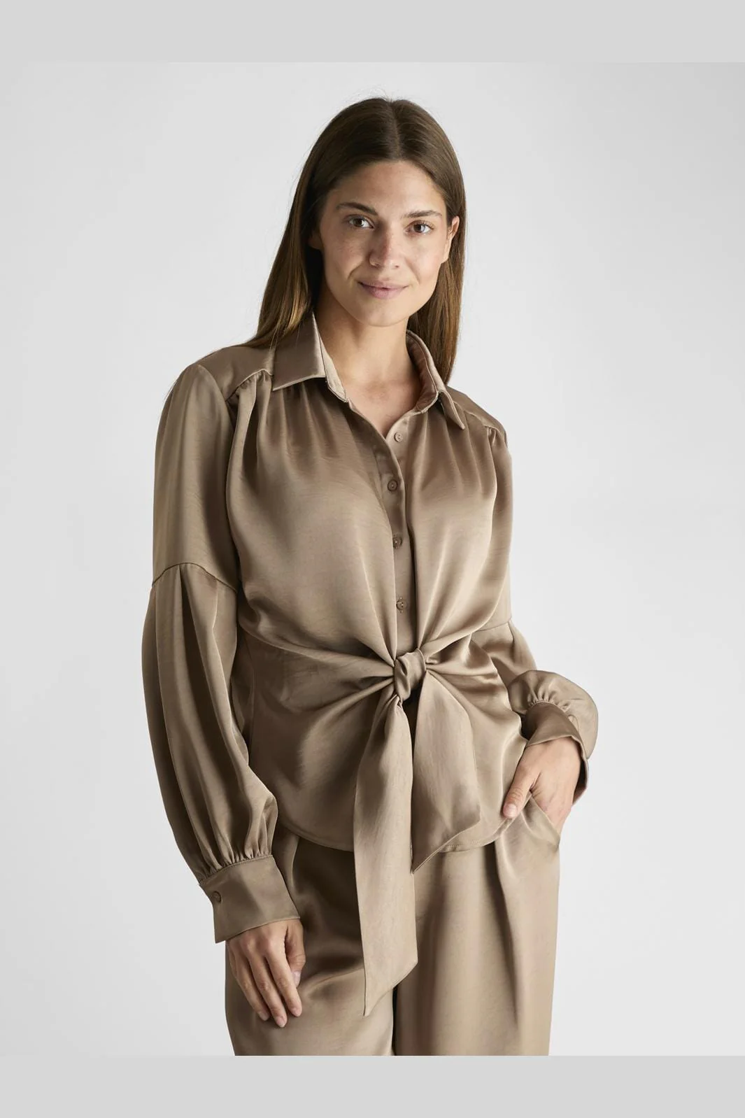 Neo Noir Naja Satin Shirt dark taupe