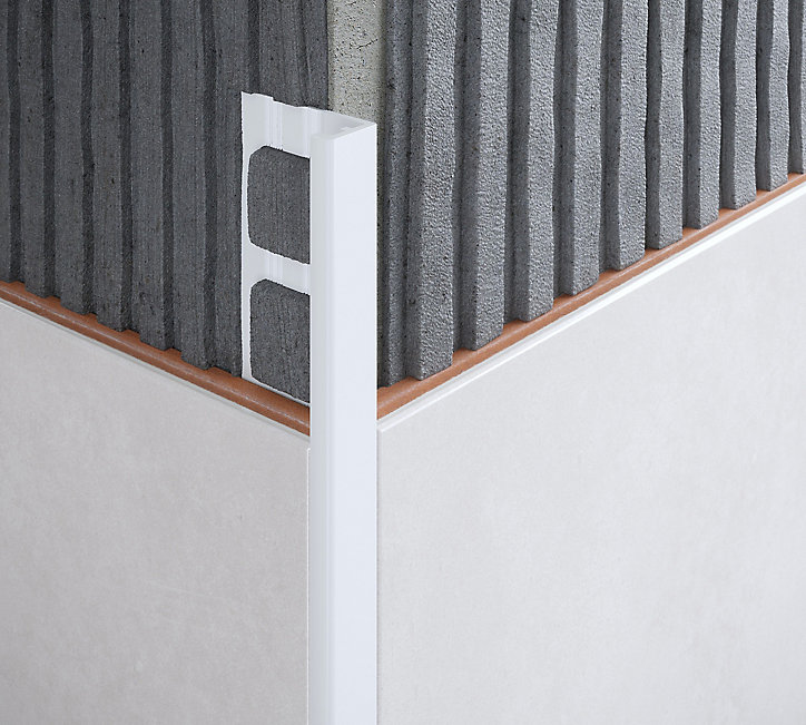 Profilé de carrelage intérieur Diall droit PVC blanc lisse L.2,5m x l.2,28cm x ep.12,5mm