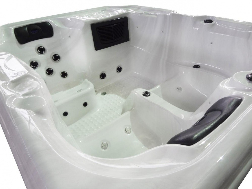 Badstuber Oasis Maxi outdoor whirlpool 6-persoons wit