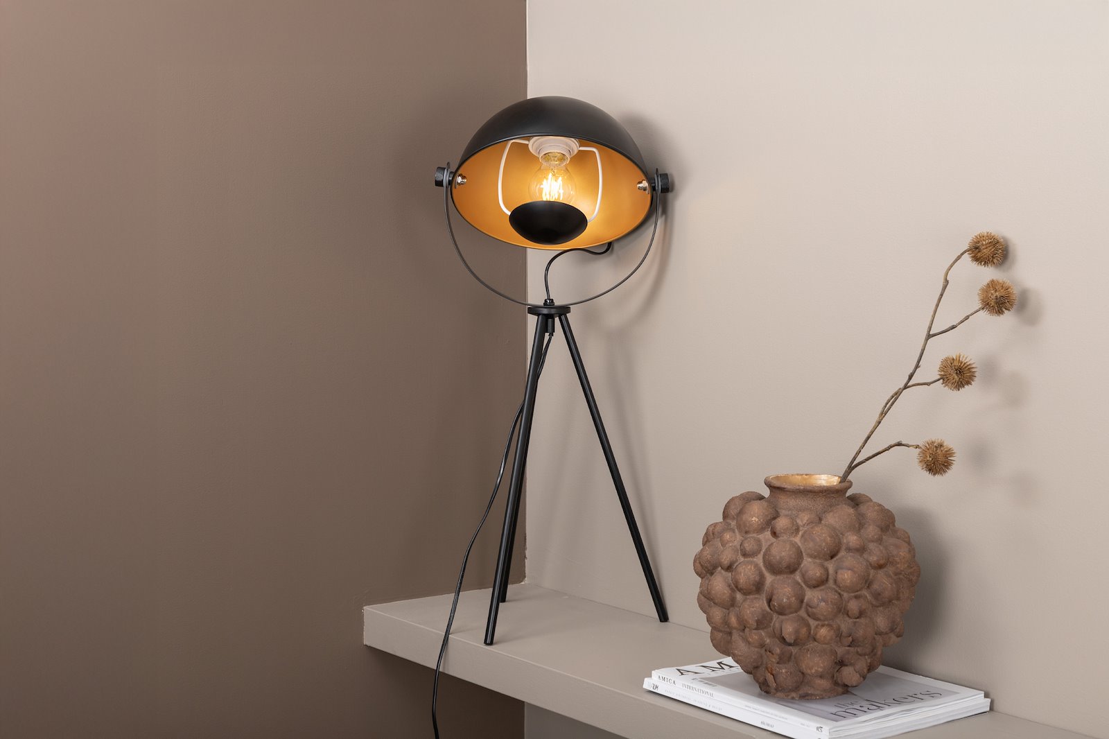 Search bordlampe Sort/messing farget