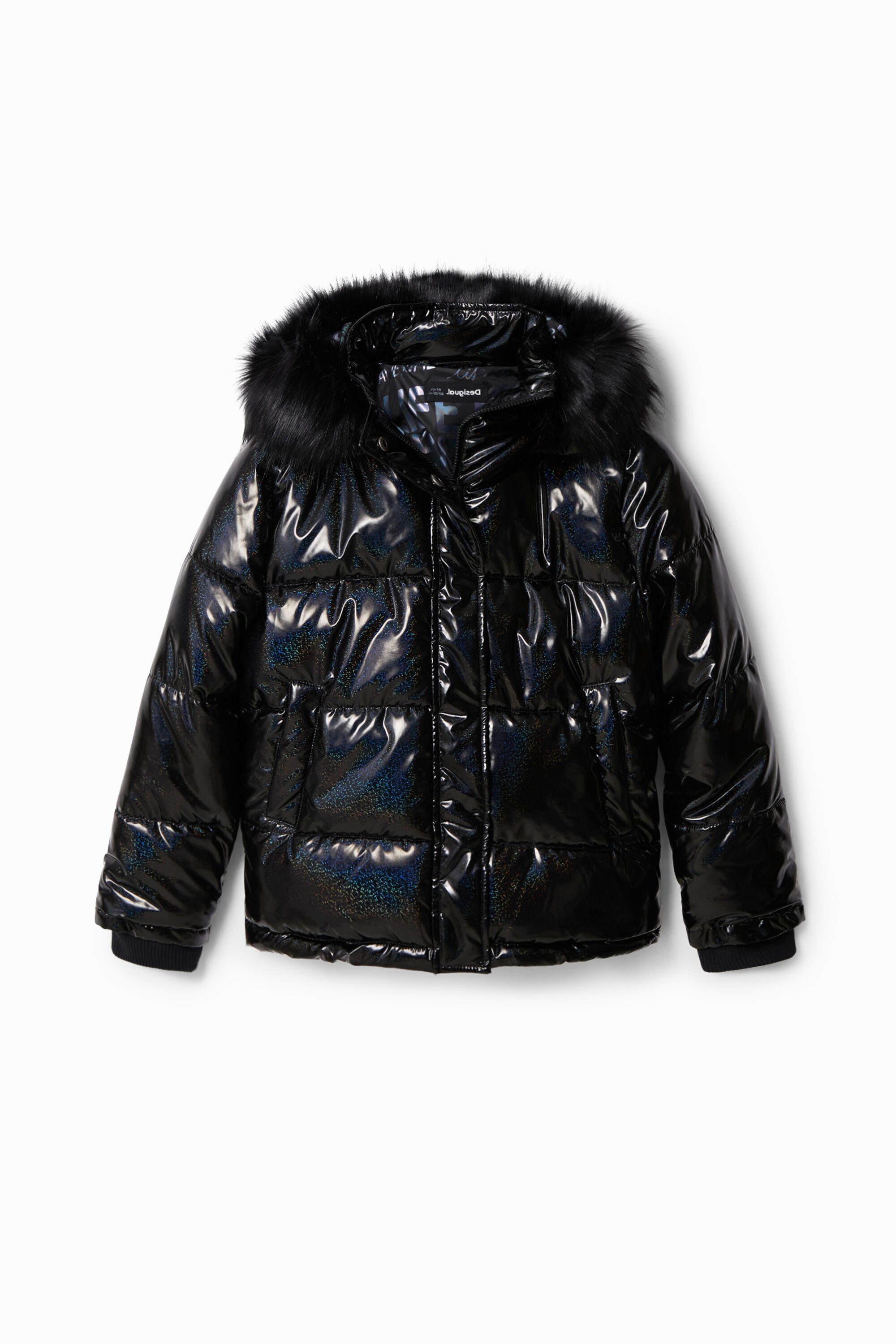 Veste courte matelassée à capuche