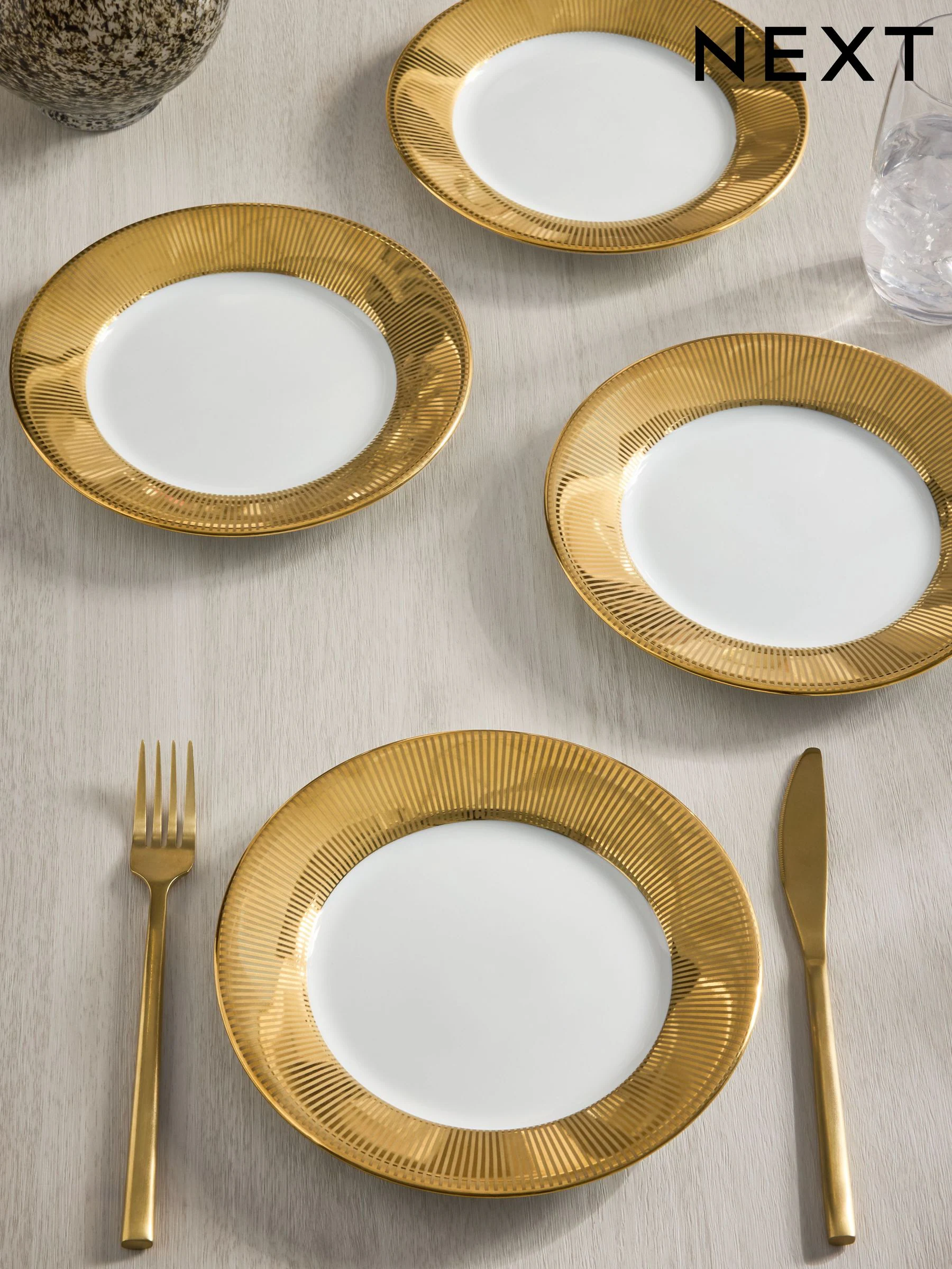 Set van 4 kleine bordjes