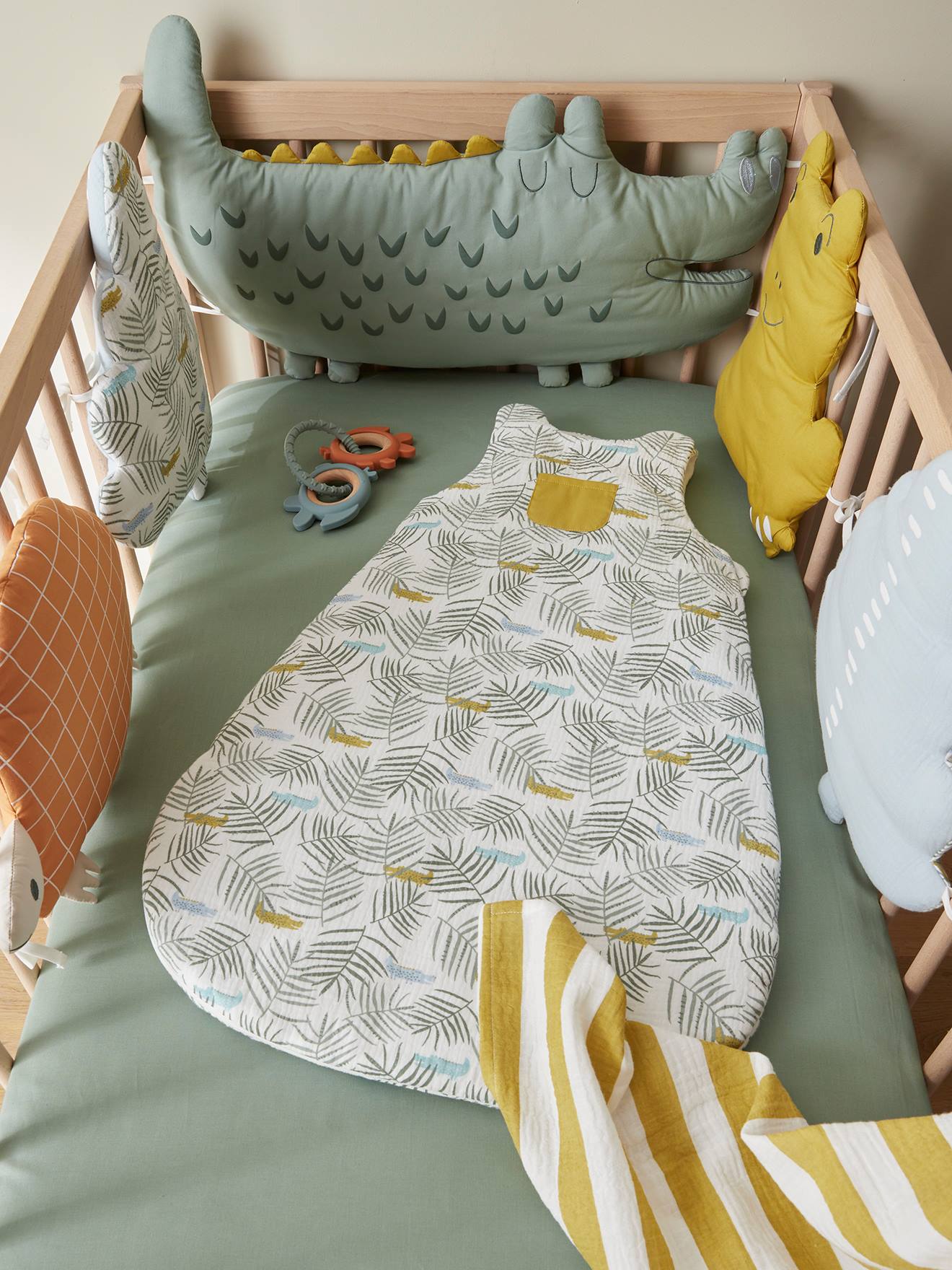 Cardigã sem mangas TREK Oeko-Tex® em chiffon de algodão branco estampado