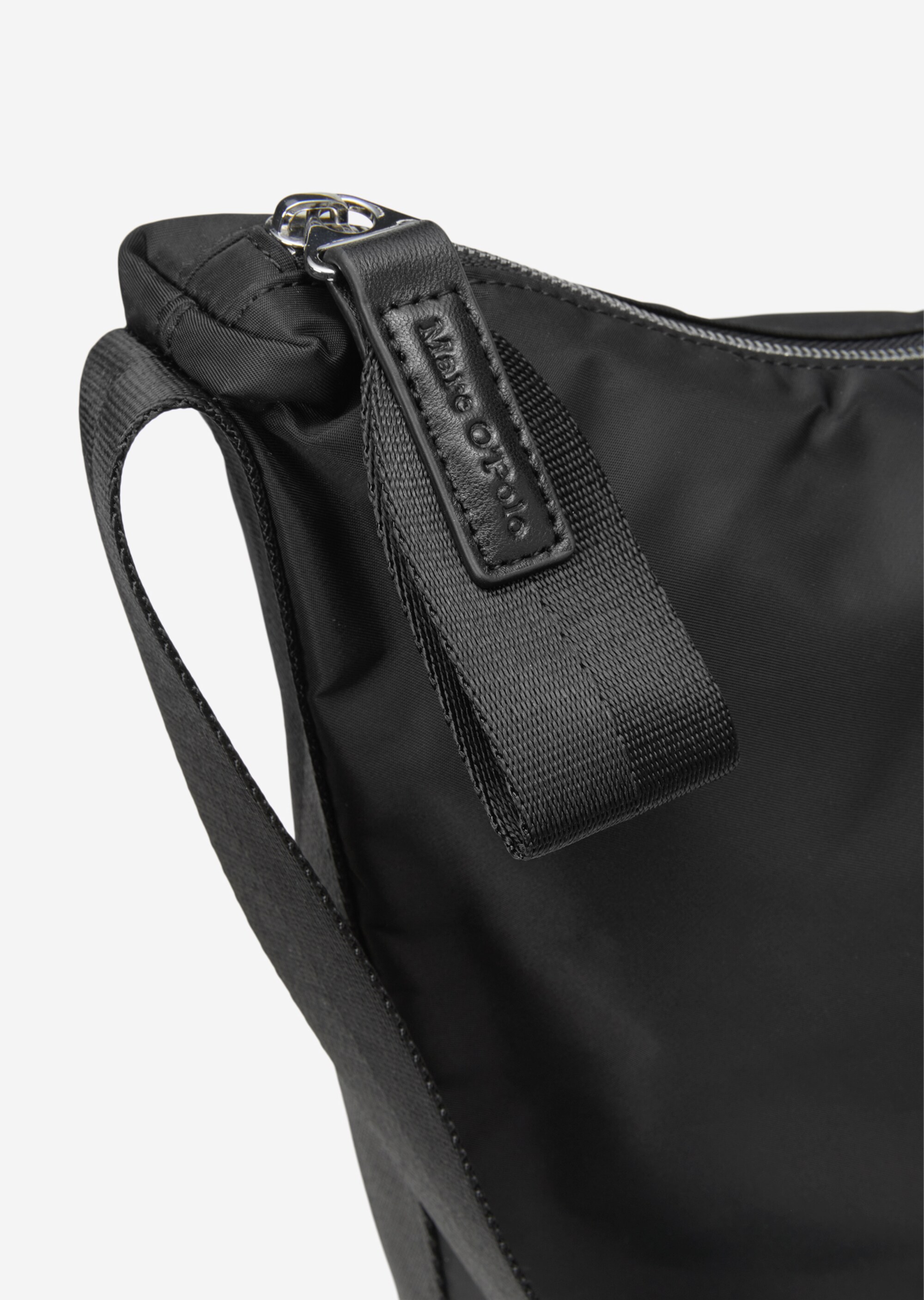 Hobo Bag aus recyceltem Material