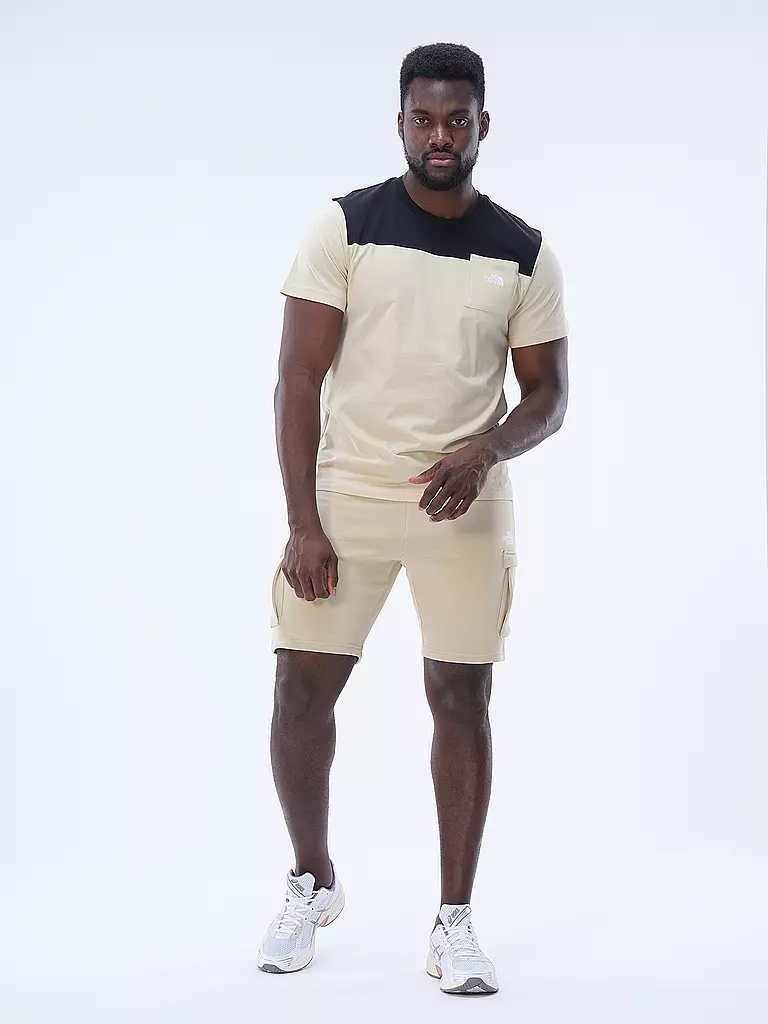 THE NORTH FACE Shorts beige