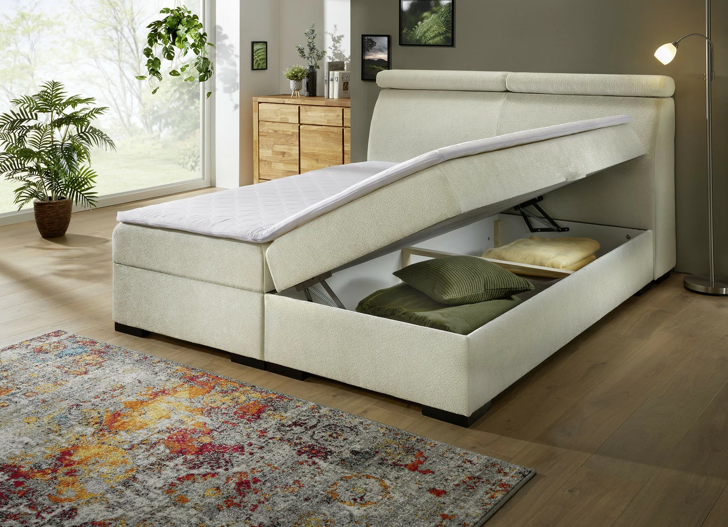 Boxspringbett auf hochwertigem Echtholzgestell