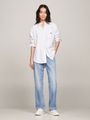 Camisa Oxford Boyfriend com Bolso e Patch de Emblema
