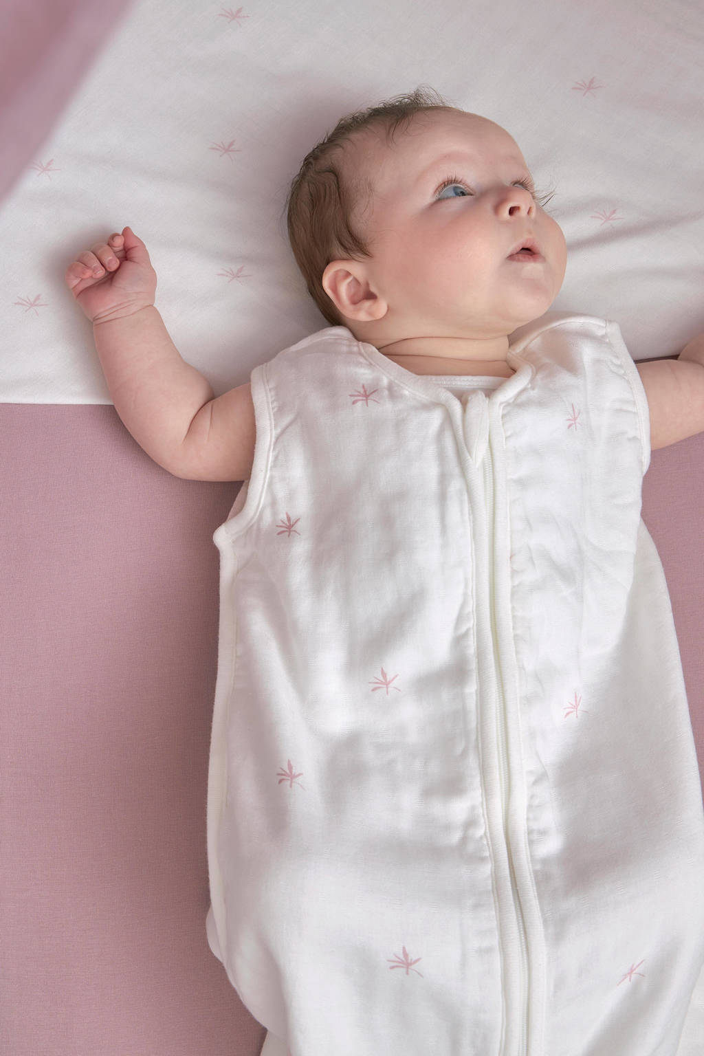 Mooi slaapzakje maar grote halsopeningX Mrs. Keizer hydrofiele baby slaapzak Ibiza wit/lila
