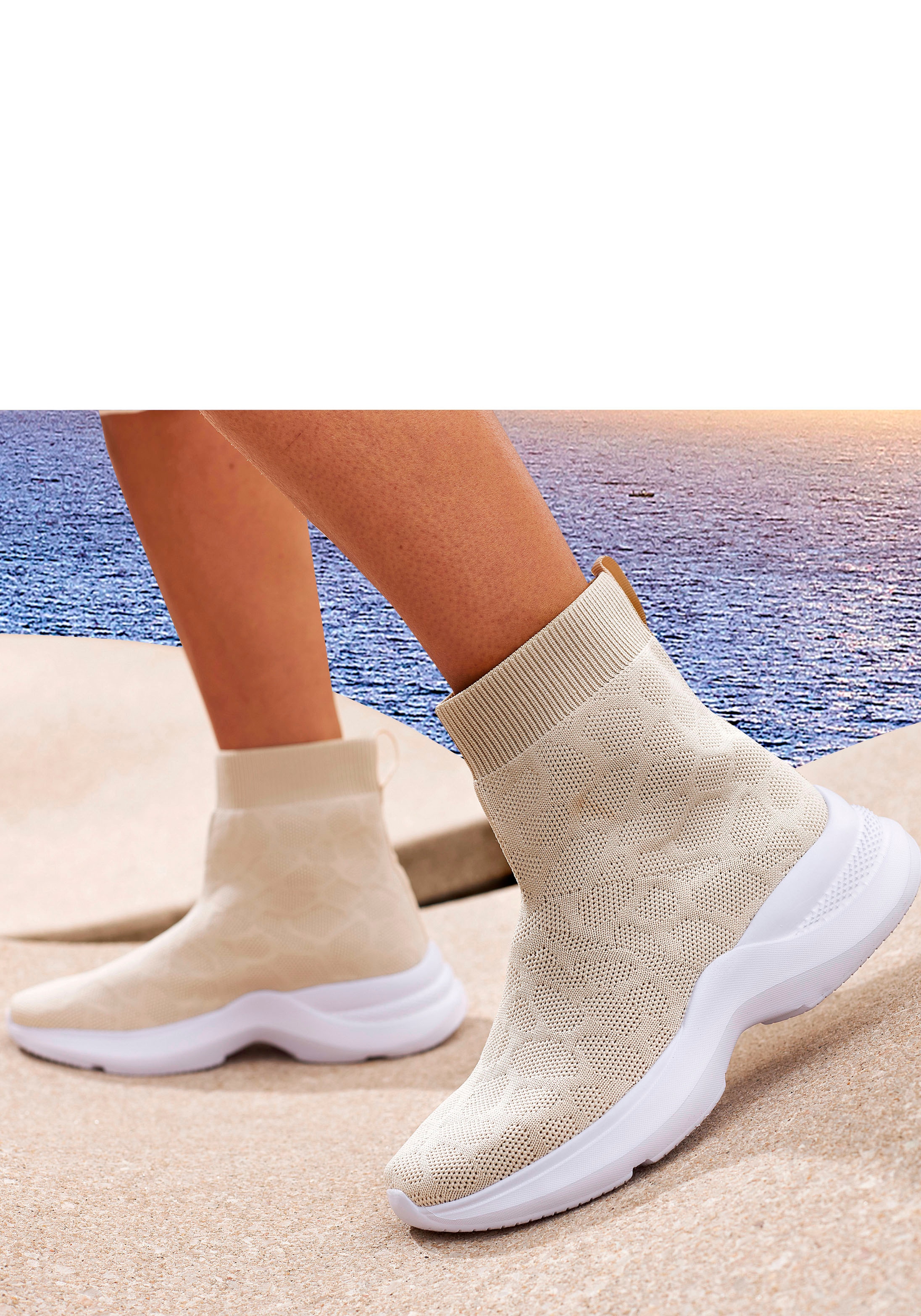 LASCANA Sneaker »Sock Boot,«  elastisches Material, Slipper, Boot, Freizeitschuhe, High Top VEGAN