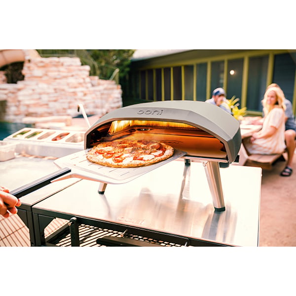 Lot four à Pizza au gaz Koda 16 + pelle + housse Ooni