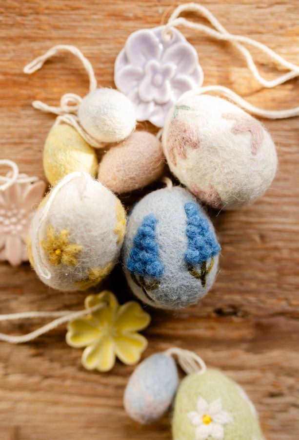 Paashanger, vilt, eieren met bloemen, set van 4