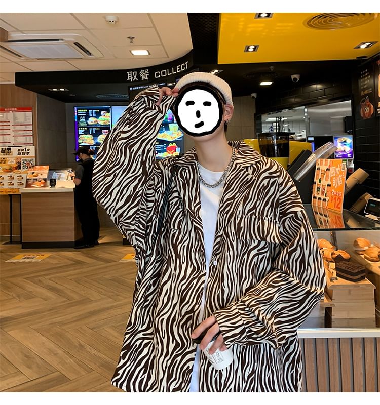 Femilina - Oversized shirt met lange mouwen, reverskraag en zebraprint