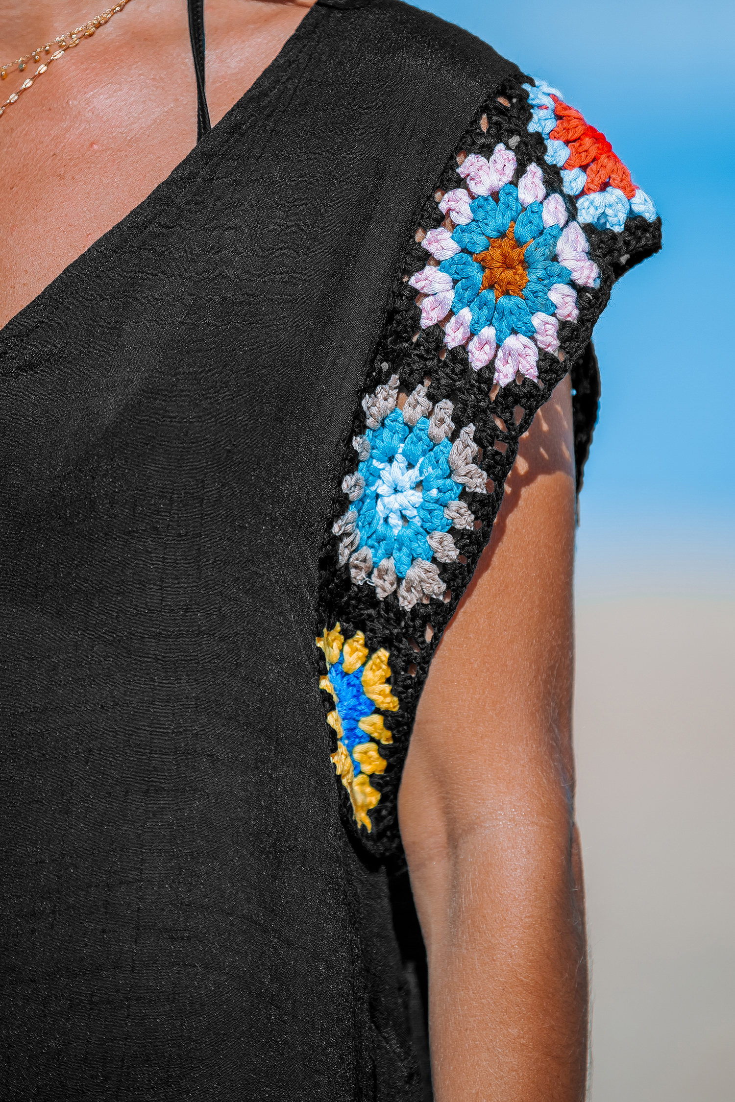 Robe cover up midi à manches en crochet noire