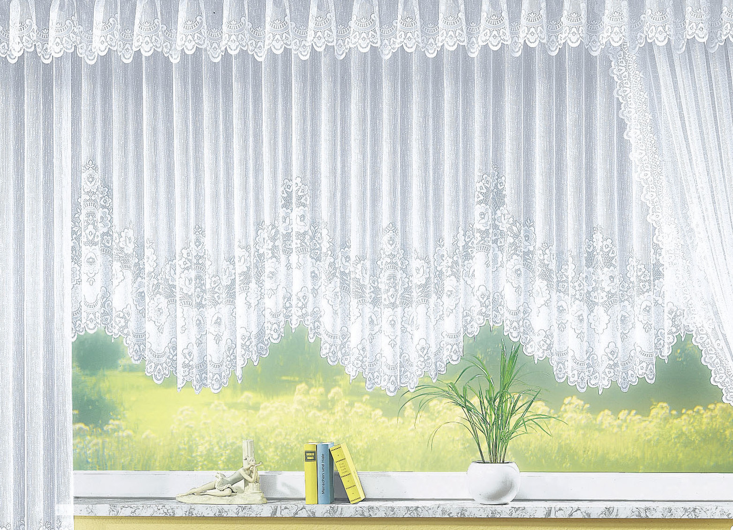Blumenfenster-Store, gleichmäßig gebogt, mit Faltenband
