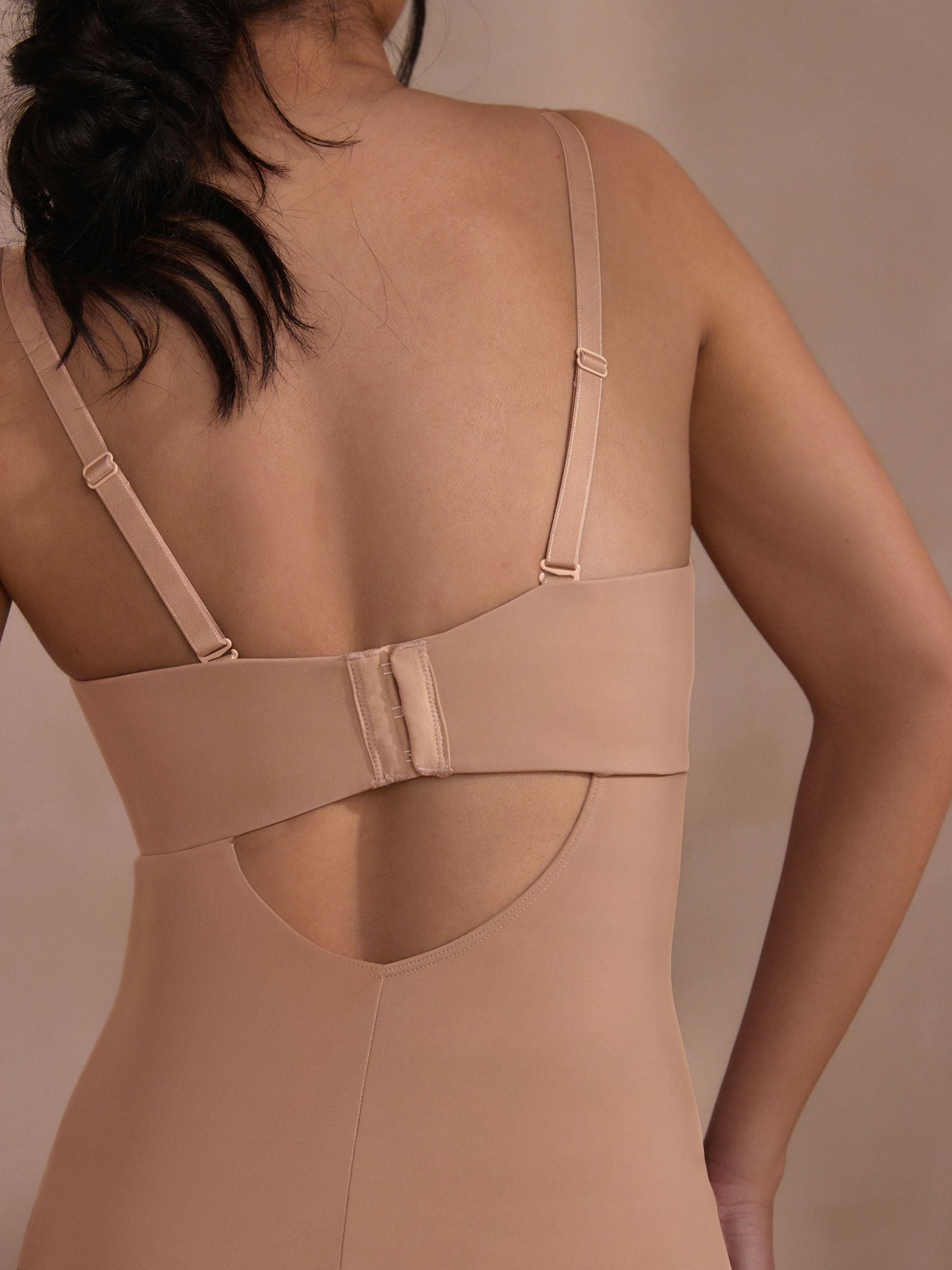 Praline nude - DD+ minimaliserende buikcorrigerend ondergoed met bandeau en pijpjes
