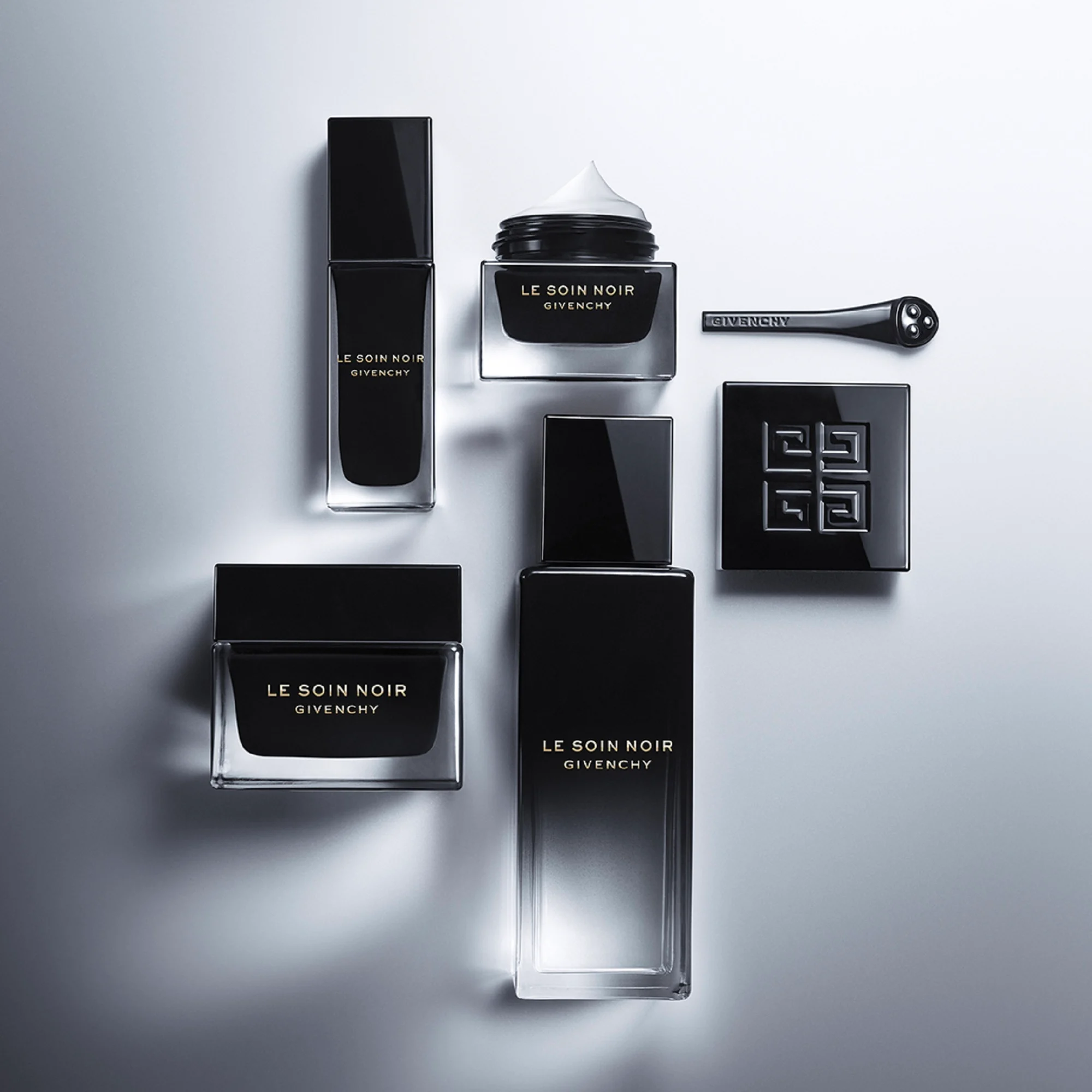 Le Soin Noir Lotion Essence |