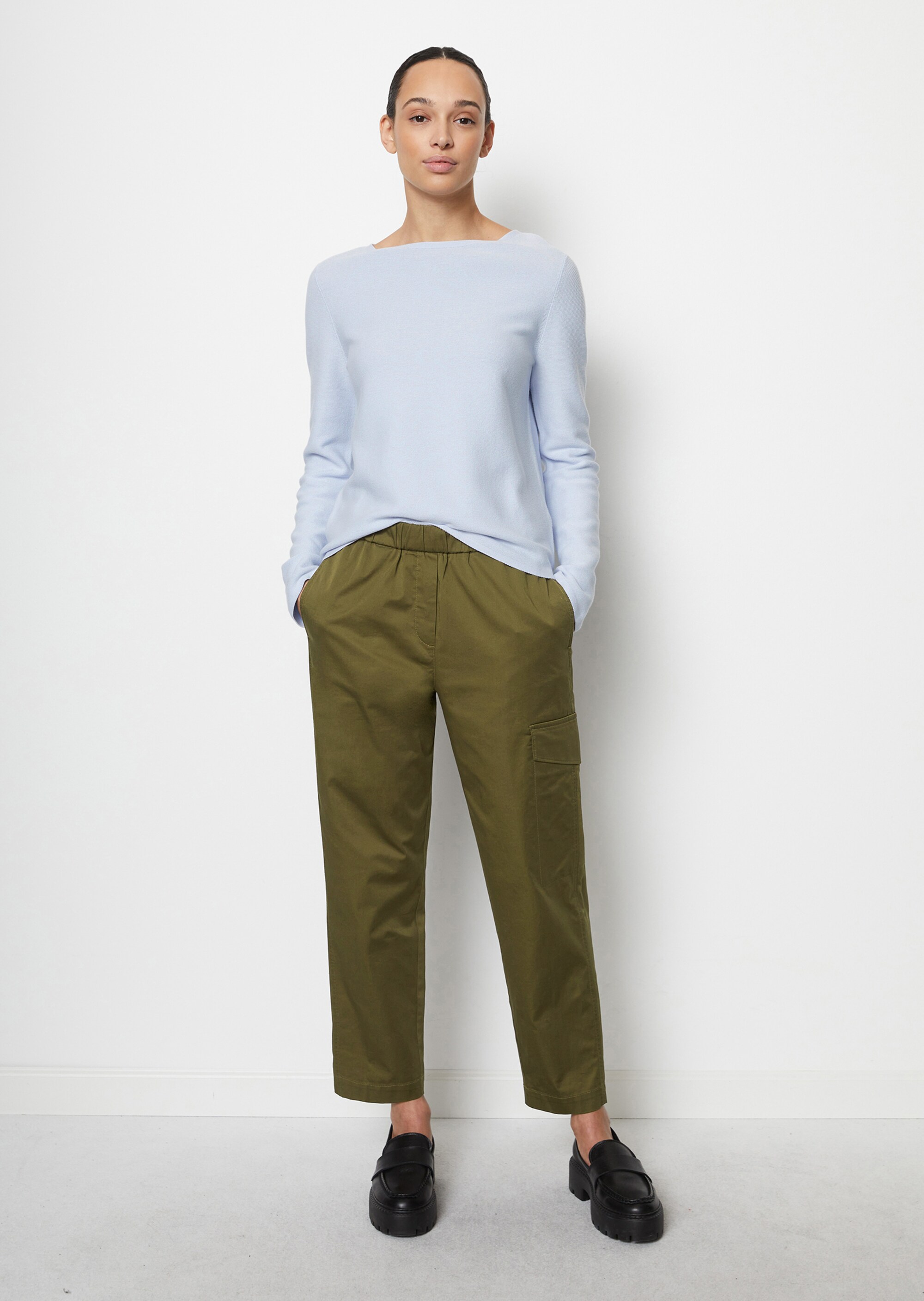 Rundhals-Strickpullover regularmit feinen linken Maschen