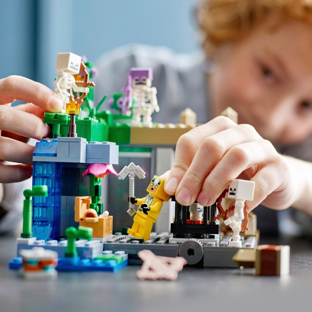LEGO Minecraft 21189 Das Skelett-Dungeon-Bauspielzeug