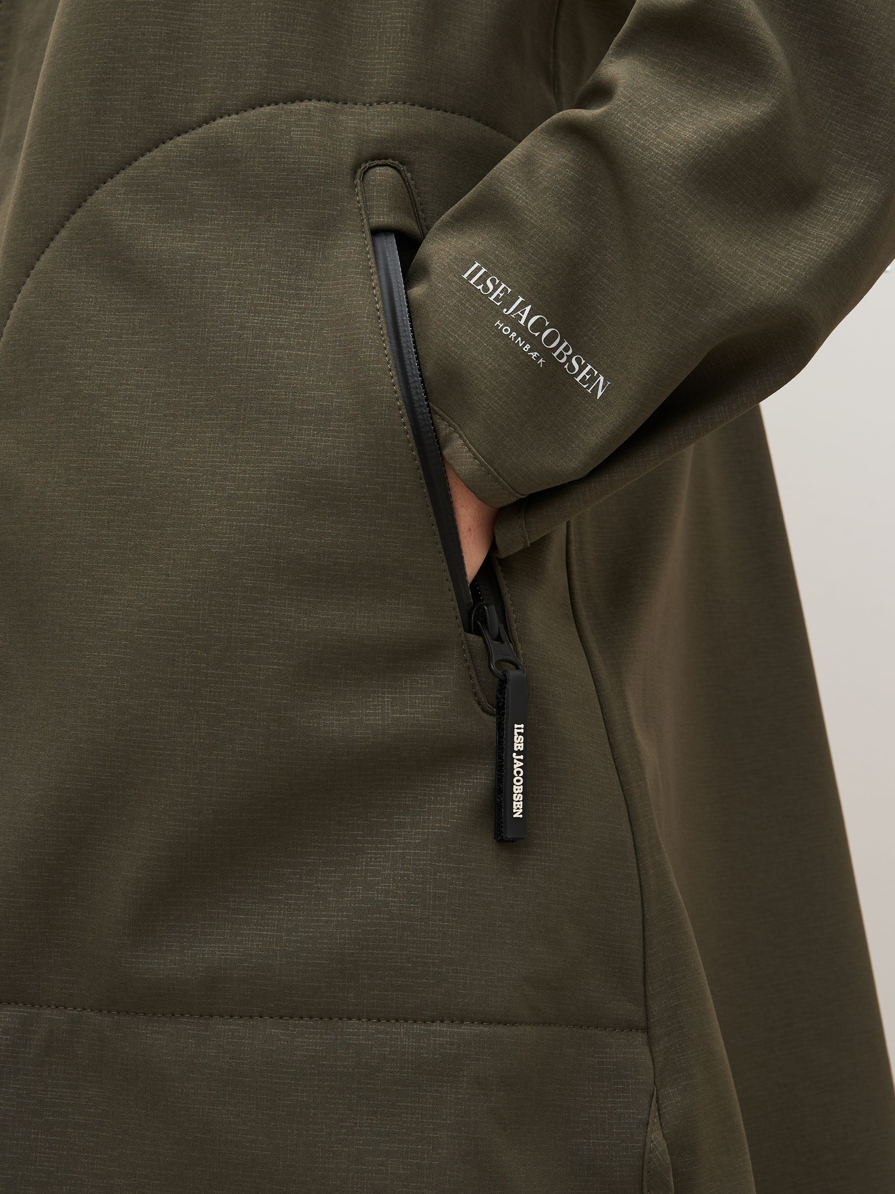 Groen - Ilse Jacobsen - Waterdichte A-lijn softshell regenjas