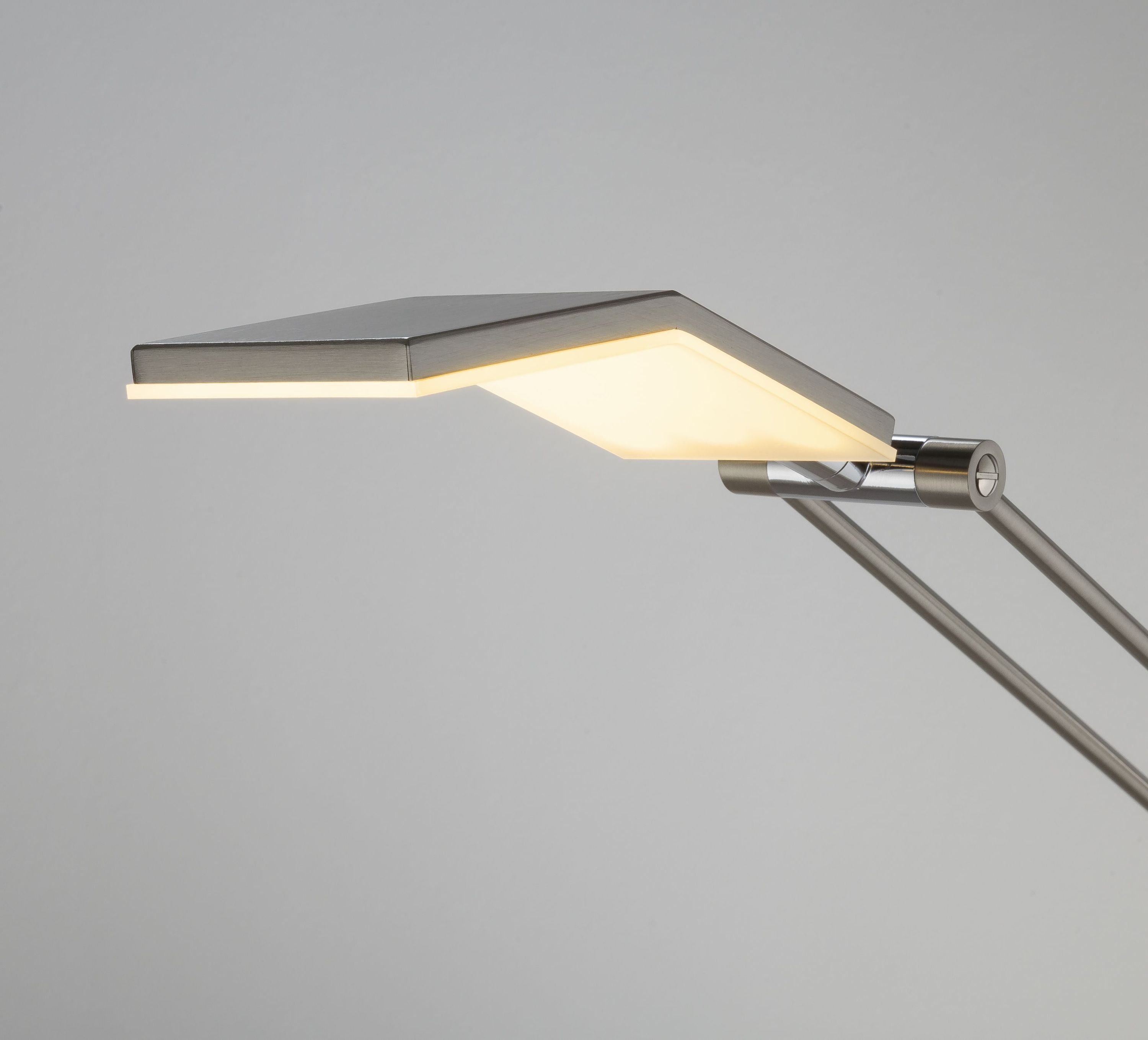 LED-Stehleuchte KINK