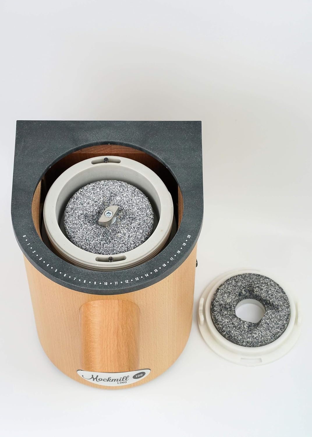 Getreidemühle Mockmill Lino 100 | Made in Germany | Edelkorund und Keramik Mahlstein | frisches Mehl | (Lino 100 + 2,5 kg Bio Dinkel)