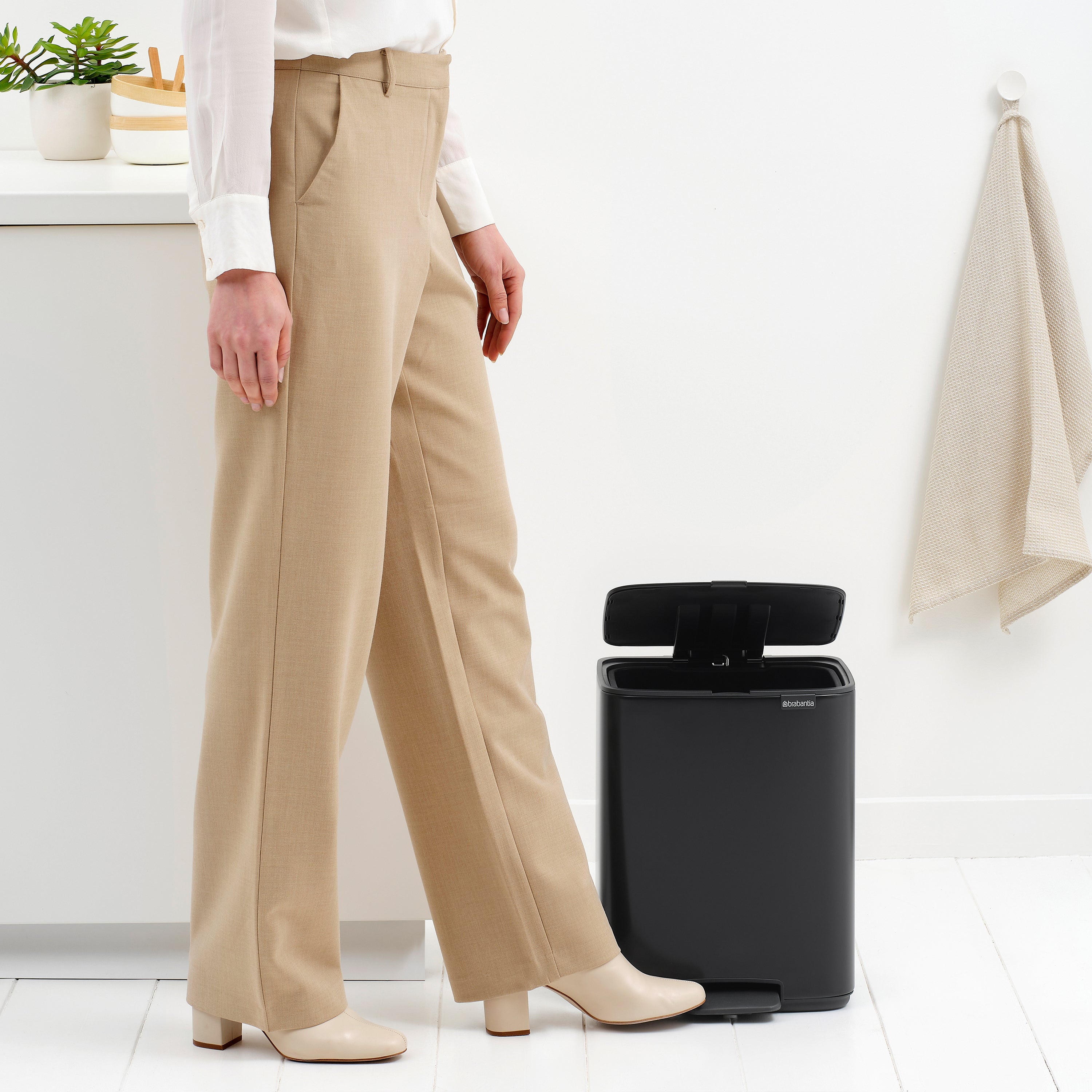 Brabantia Bo Pedaalemmer 12 L - Matt Black
