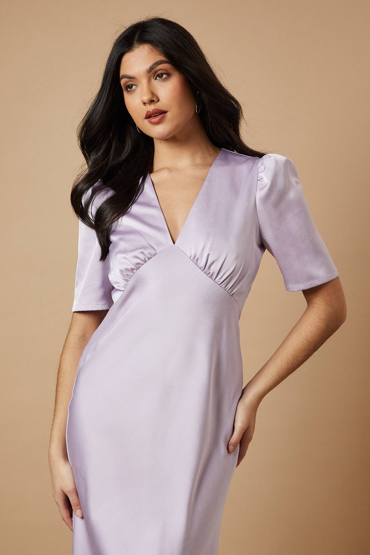 Oasis Robe Mi-Longue en Satin