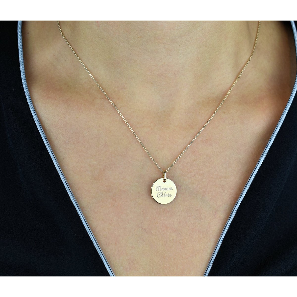 Collier médaille gravée Maman Chérie Plaqué OR 750 3 microns