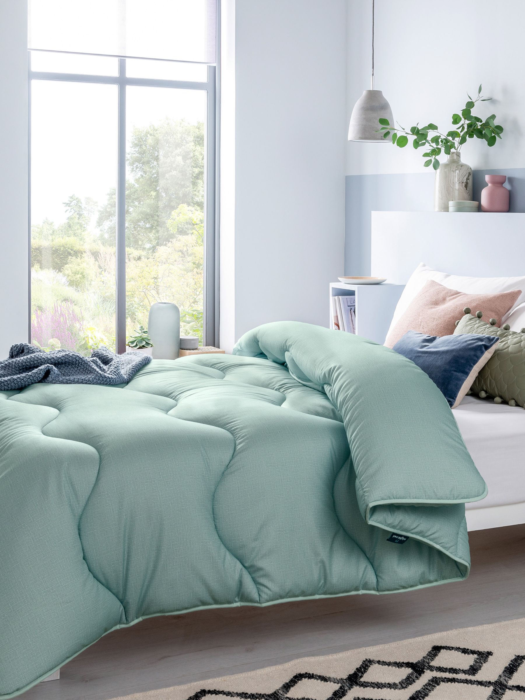 Night Lark Linen 10.5 Tog Coverless Duvet