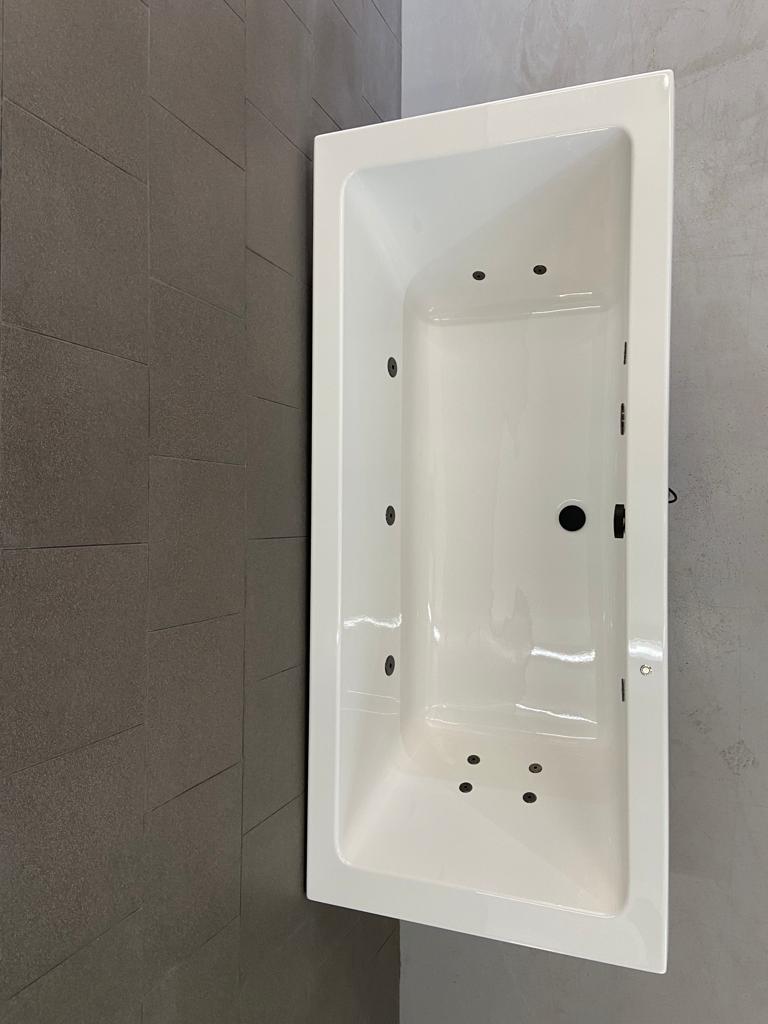 Lambini Designs Cube bubbelbad 170x75cm elektronisch 6 4 2 hydrojets zwart