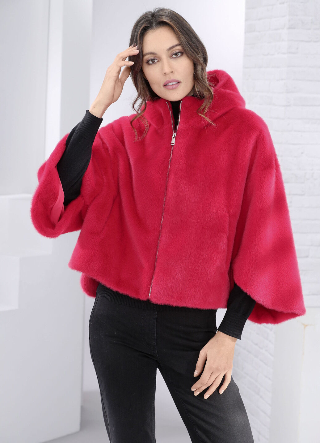 Kurzjacke in Cape-Form