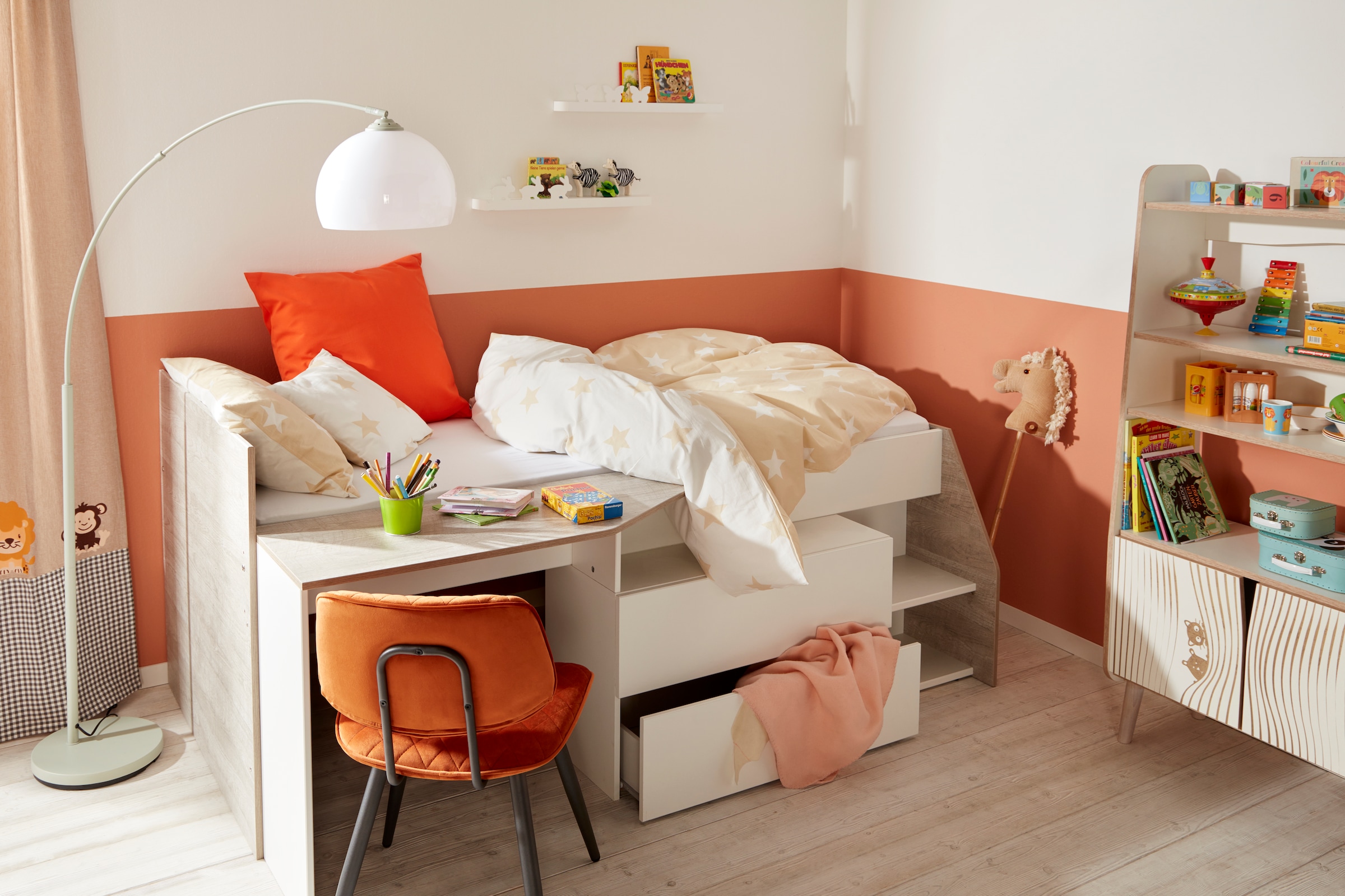 Parisot Hochbett »Milky« mit kleiner Arbeitsfläche und kleiner Kommode, extra Stauraum