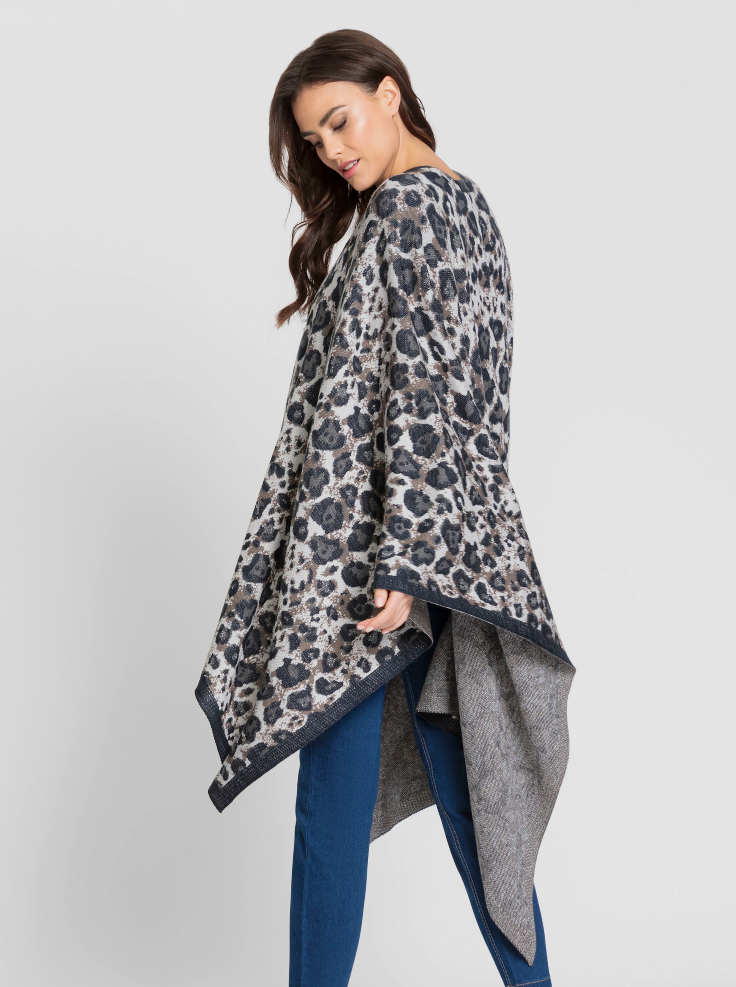 Strick-Cape