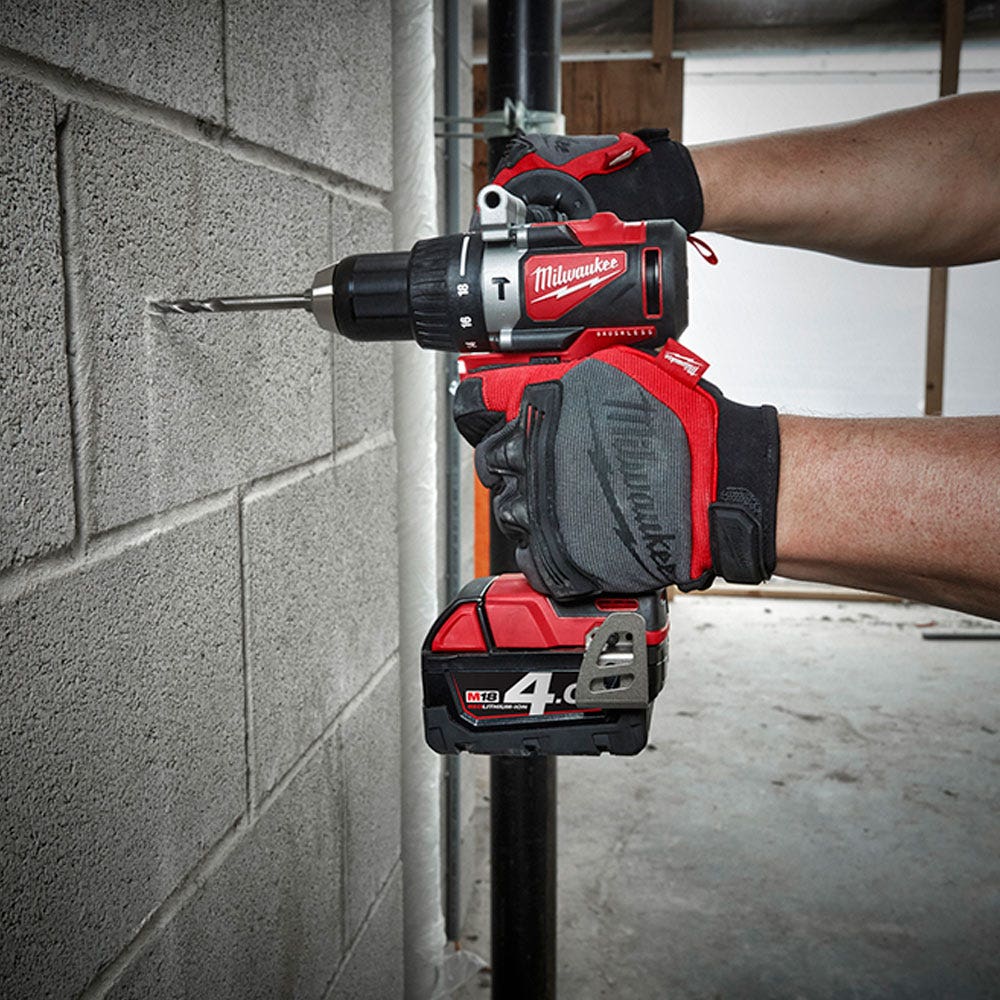 MILWAUKEE 18V Brushless 13mm Hammer Drill/Driver M18BLPD2-0