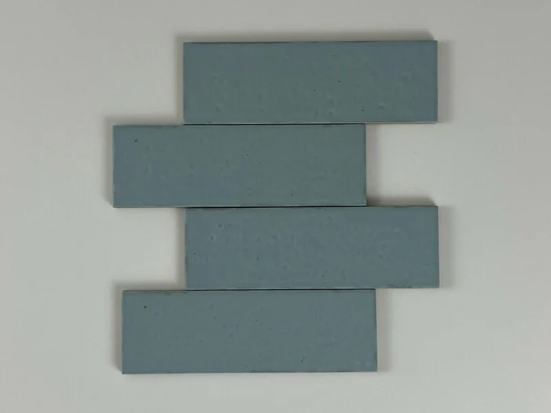 Tegelsample: Jabo Kalma wandtegel 19x6cm blauw licht mat