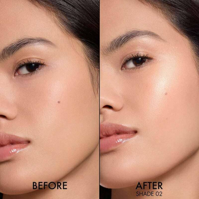 Dior Forever Glow Luminizer Highlighter infusé d'acide hyaluronique DIOR