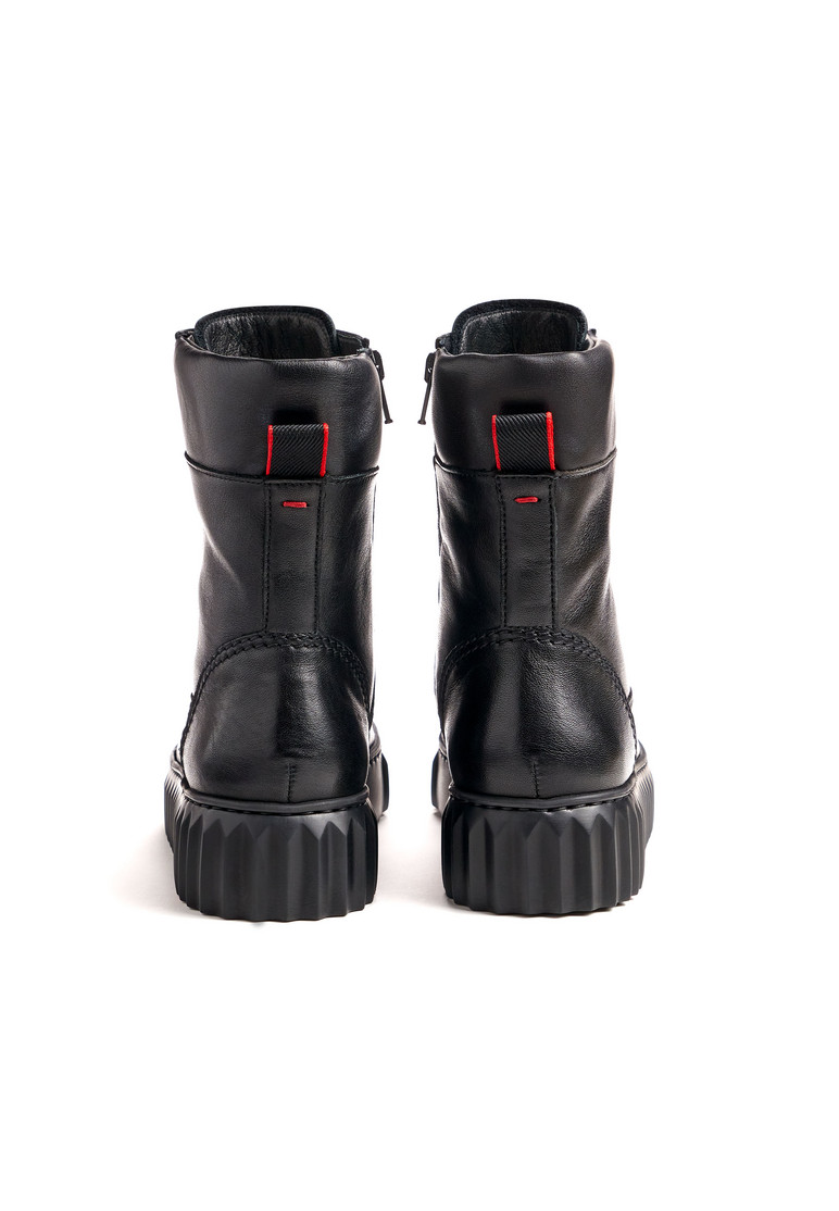 STIEFELETTE Schwarz