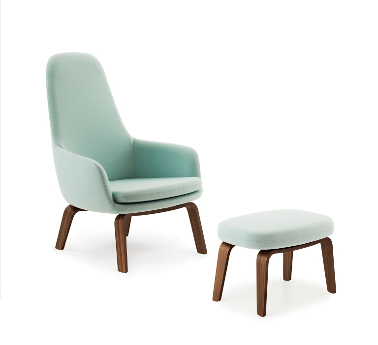 Normann Copenhagen Era Footstool voetenbank met eiken onderstel Leder Tango bruin