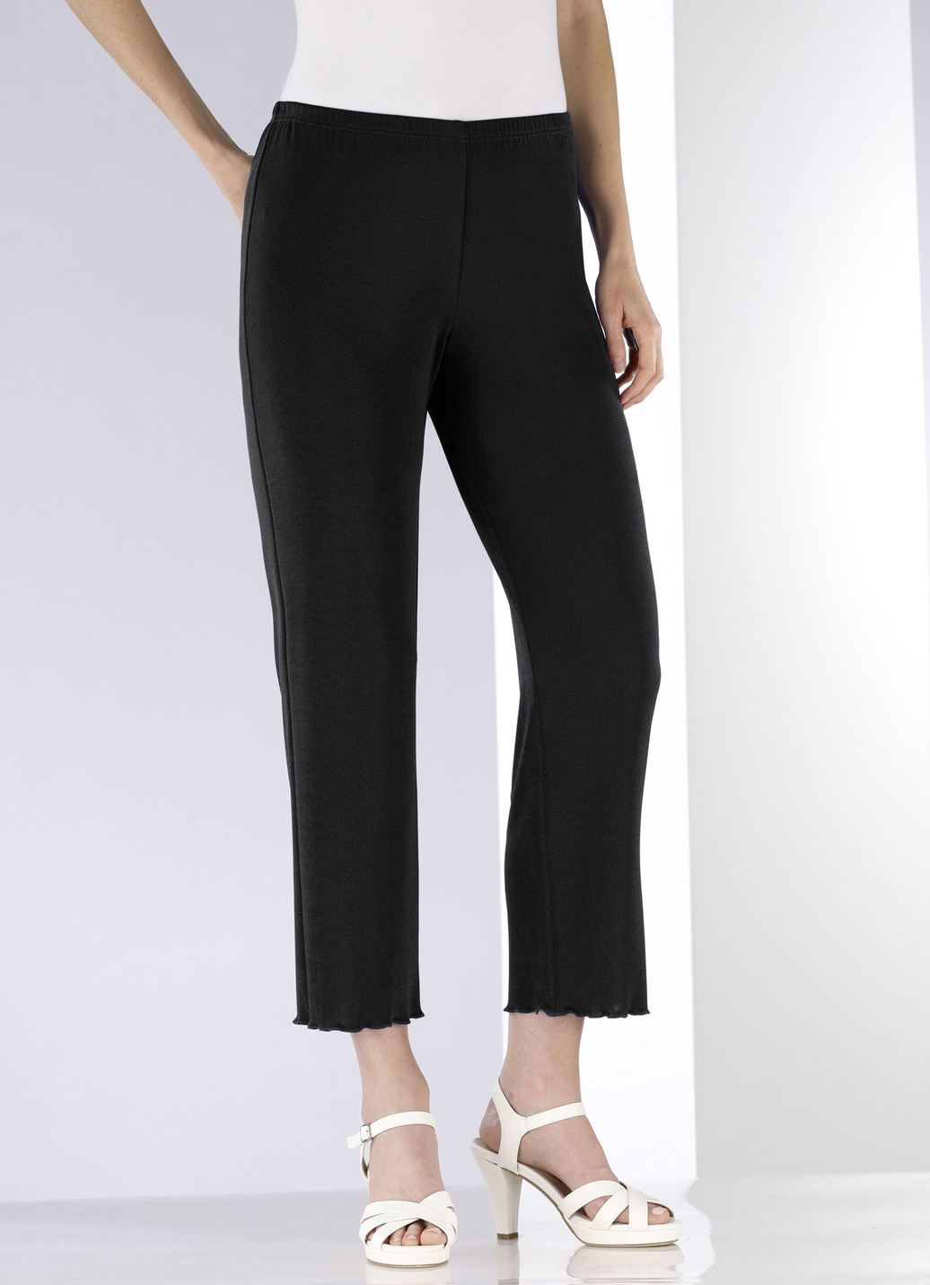 Weich fließende, 7/8-lange Hose