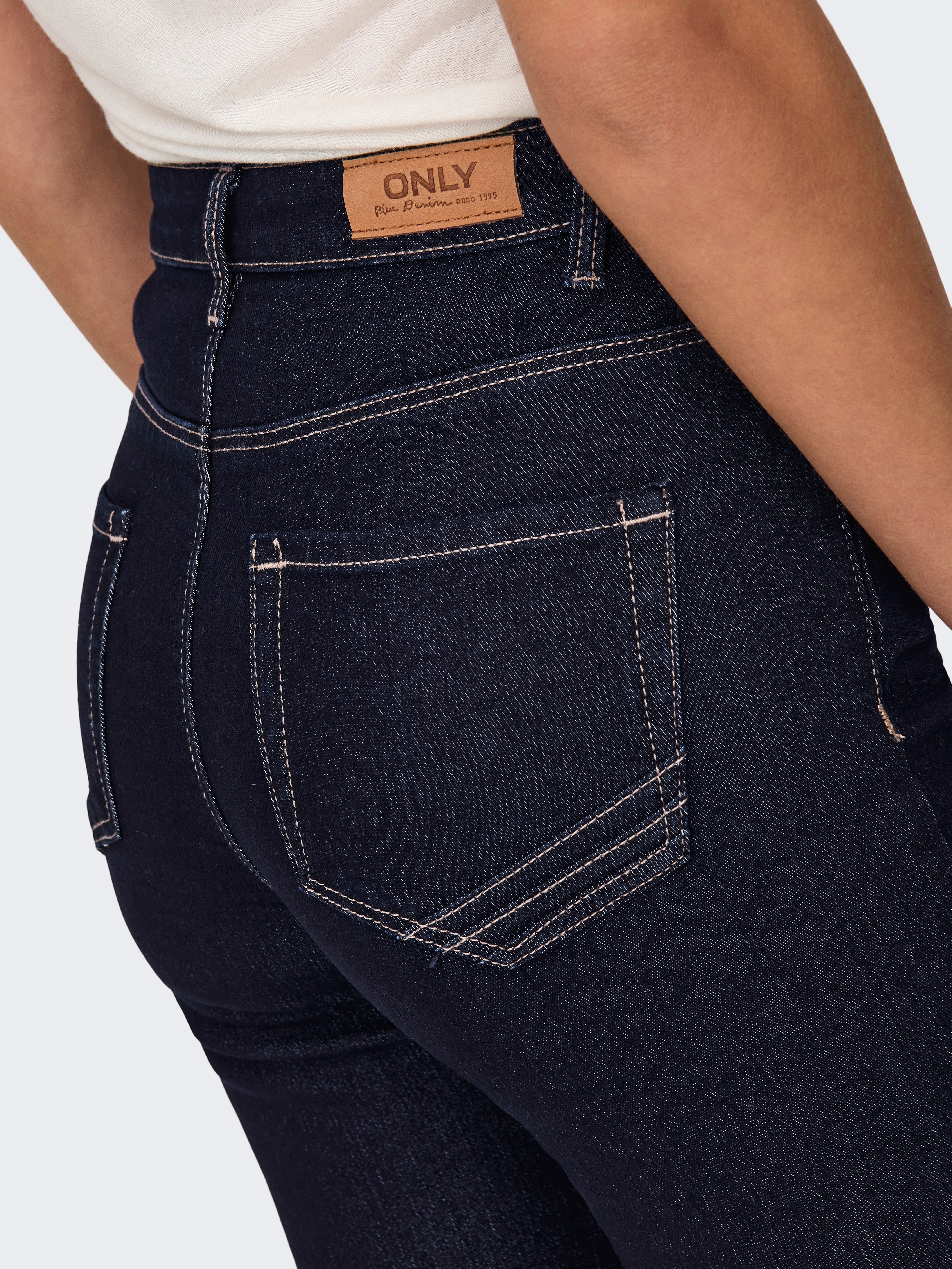 ONLSANDRA Hohe Taille Ausgestellt Jeans Dark Blue Denim