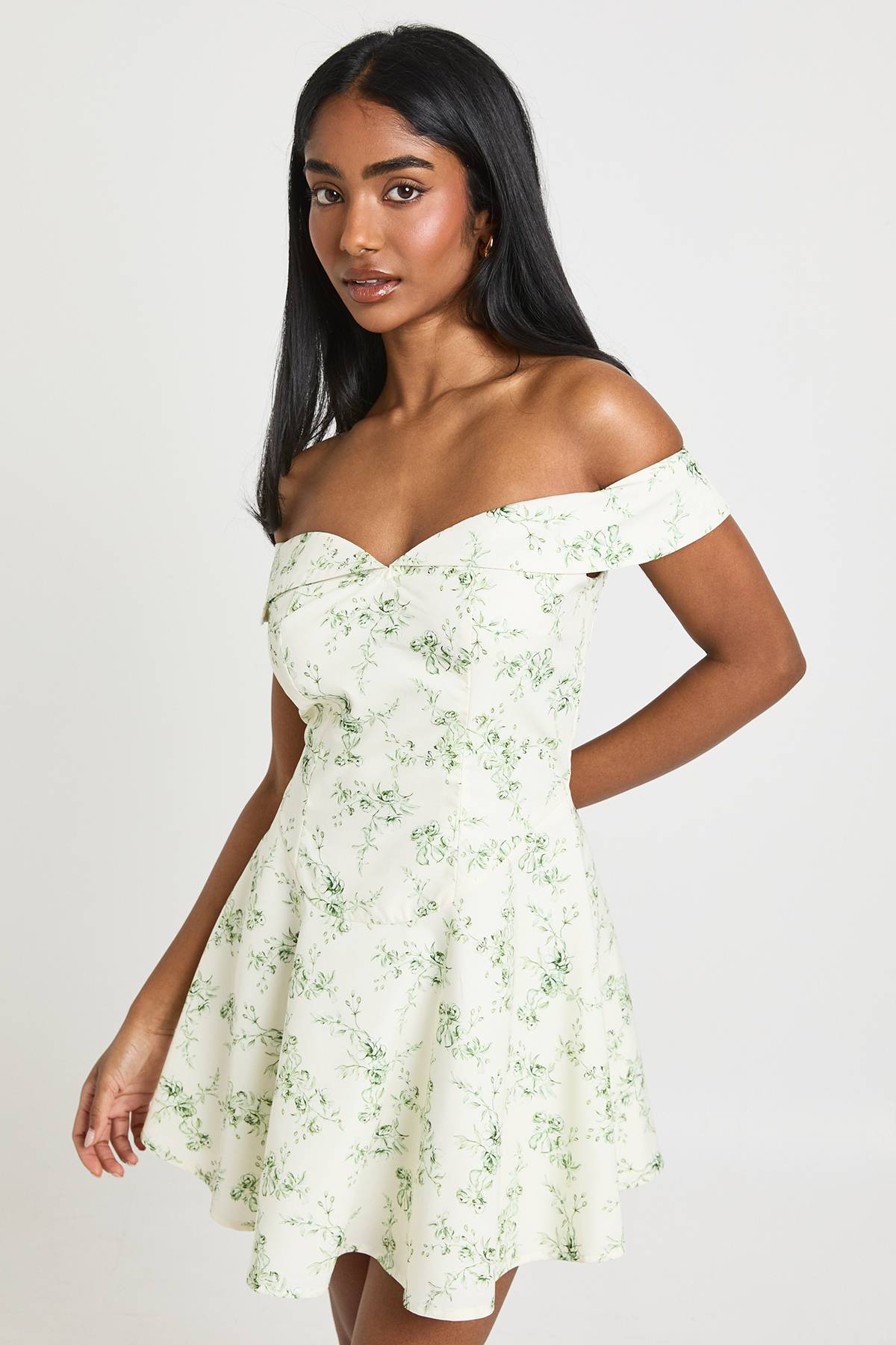 boohoo Robe mini skater Bardot à imprimé floral