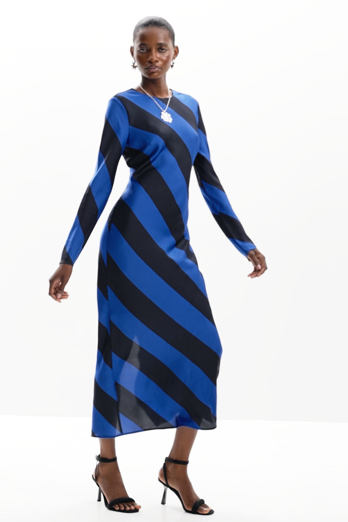 vestido midi listrado