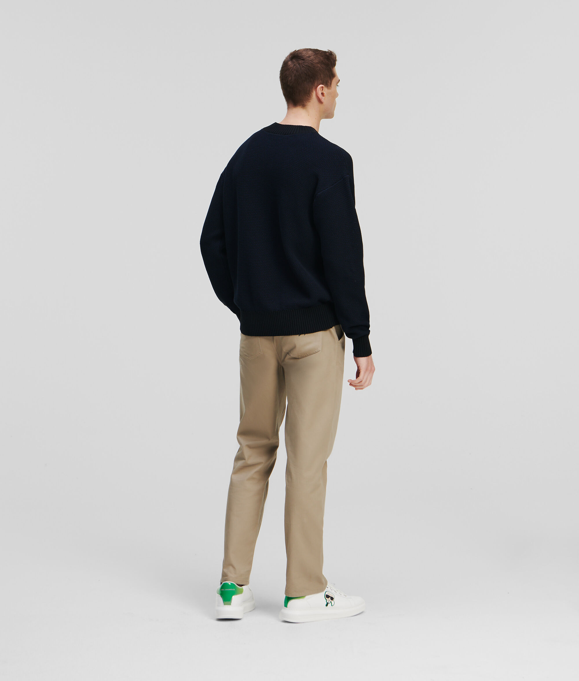 PULL EN TRICOT HOTEL KARL